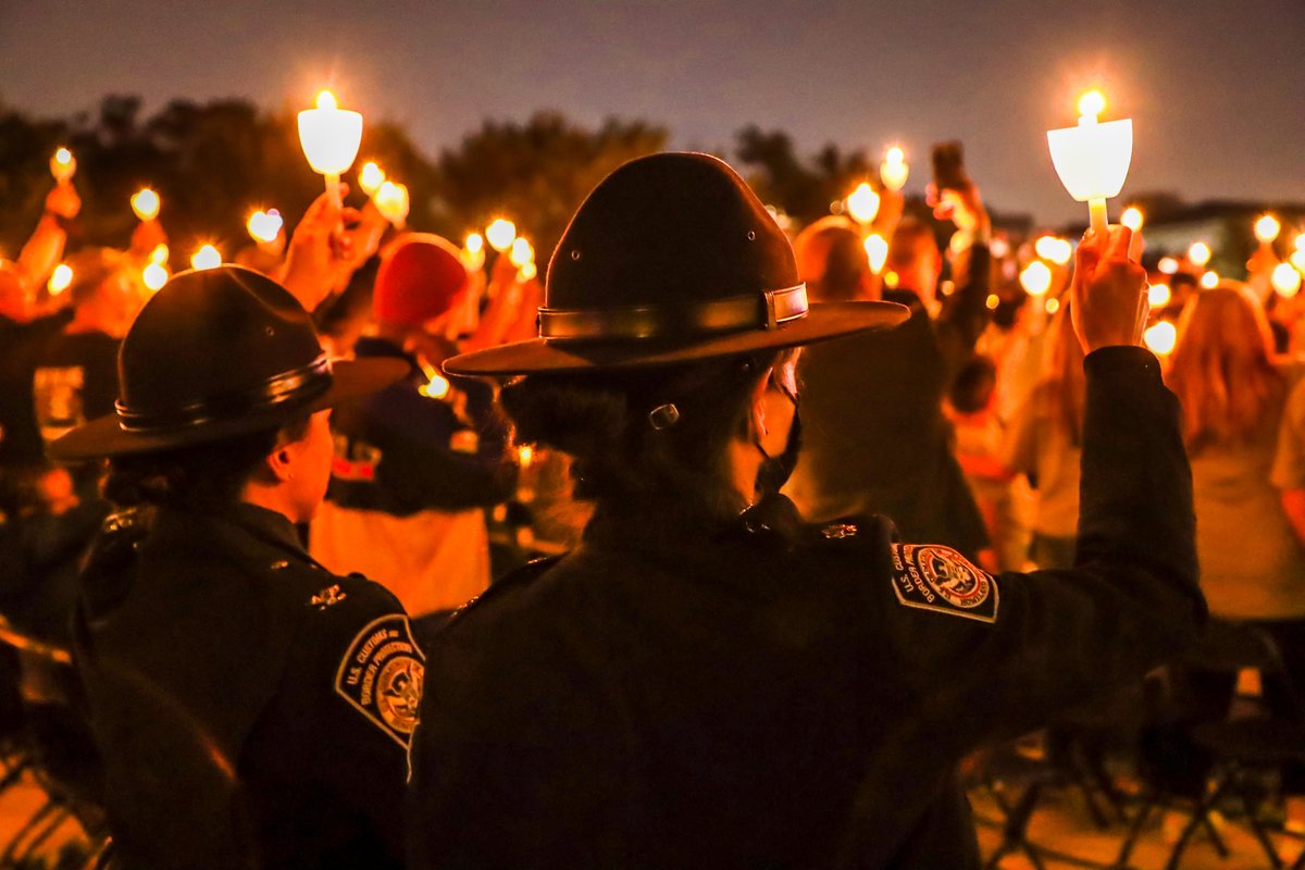 NLEOMF's tweet photo. The 33rd Annual Candlelight Vigil was held on Oct. 14 to pay tribute to our fallen officers, and to stand in solidarity with – and in support of – the surviving families &amp; agencies of our heroes who have made the ultimate sacrifice.

Watch the Vigil here: https://t.co/mflbrw2HhU https://t.co/yoFoAS1Uir