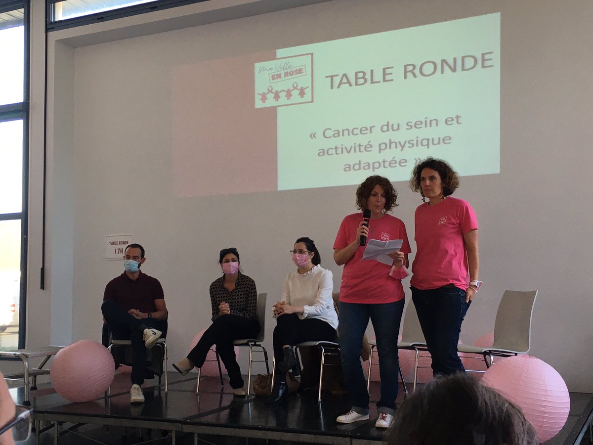 GladysGrelaud's tweet photo. Très bon après-midi à #hanvec pour #OctobreRose2021, conférence et atelier de la ligue contre le cancer . Merci ! Très instructif! Et 1ère présence de @Femmessolidaire https://t.co/y1xO6erIYq