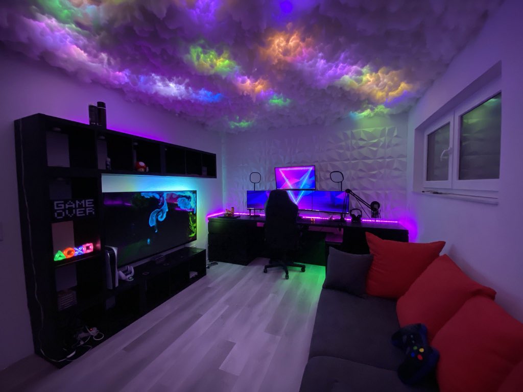 OxydoxyTv's tweet image. #RohatZimmer

Yo mein Gaming room bzw. mein Zimmer :)