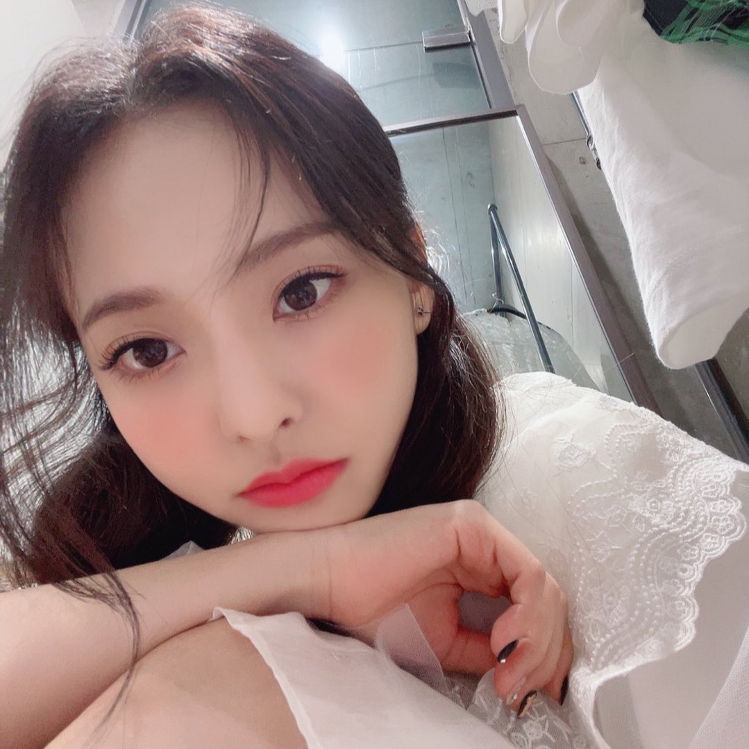orchidchae's tweet photo. you don't understand how obsessed i am with vivi from loona https://t.co/Lk36nVDCTg