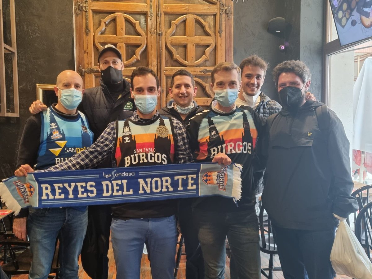 CBHermandad's tweet photo. Una representaciรณn #CBHer en la previa del @SanPabloBurgos ๐ @valenciabasket con visita ilustre de @Jose_Ajero y @lucio_angulo.
ยก@vamos, que hoy tenemos PAR TI DA ZO! ๐ต๐๐ https://t.co/9nkbq9Oc4G