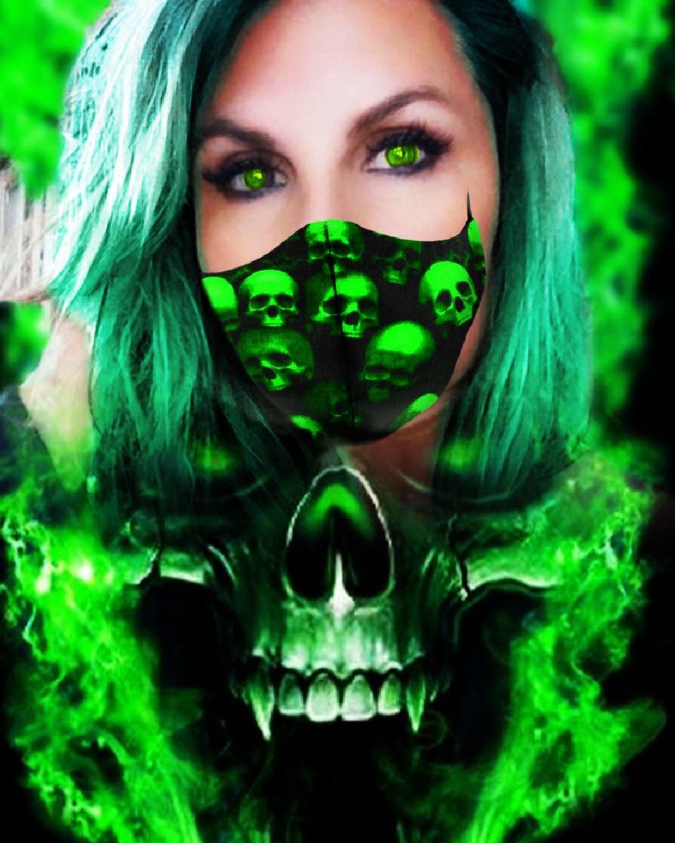 RaquelAurilia's tweet photo. #SpookySaturday - What’s the Scariest Halloween movie you’ve ever seen?… mine is all of the “Halloween” ones really, but the first one scared me the most! I lost count because Michael Myers has more than 9 lives &amp; still lives on in “Halloween Kills” in theatres out now! 
😱 https://t.co/kcrok18Emv