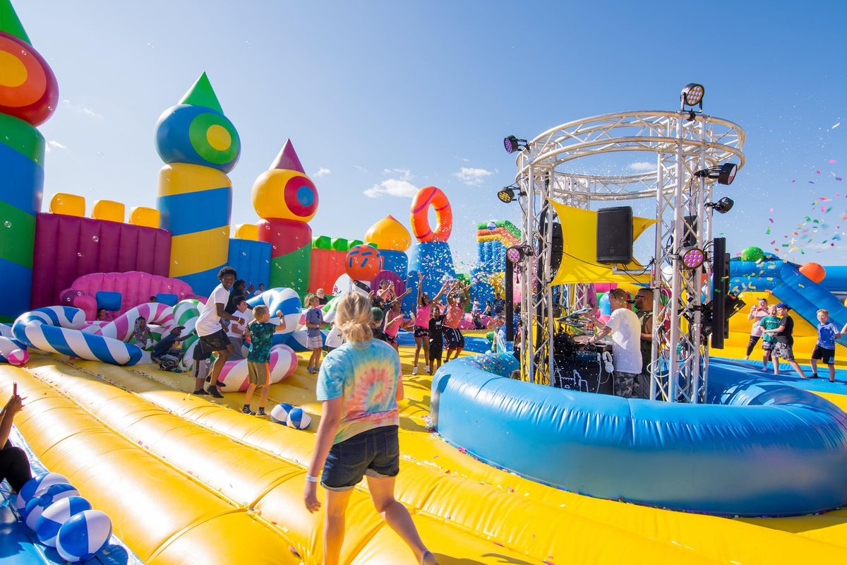 YPHoustonTX's tweet photo. The World's Largest Adult Friendly Bounce House Is Coming to Houston!!

Big Bounce America

Oct 22/23/24 &amp; 29/30/31 2021

AVEVA Stadium
2055 Mowery Road Houston, TX 77045

https://t.co/xH5yMqAcMh https://t.co/M6bj7QmbiD