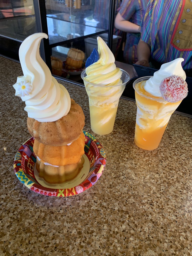 daguru9's tweet photo. #TropicalSerenade and #ShowtimeWithJose were great, but nothing beats the #FifiGigiMimi ! #MagicKingdom #WDW #Adventureland #AlohaIsle #OrangeBird #DoleWhip #FoodOfDisney #WDW50 #AdventureIsCallingMyName https://t.co/wWd17eZ5tg