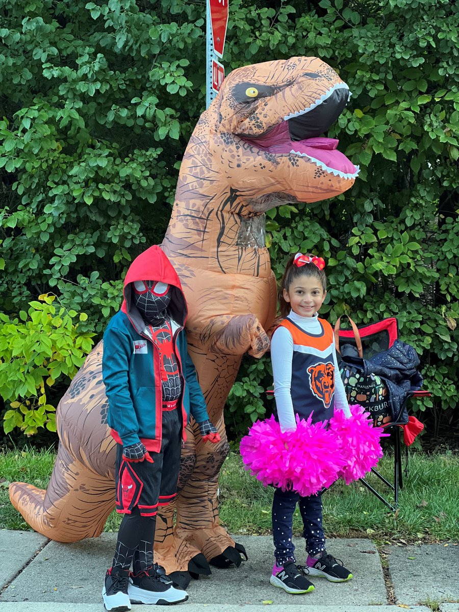COHOSwimClub's tweet photo. "Hello from station 11!" 

Thank you to all of our Volunteers at the first annual Haunted Monster Dash Hustle 5k 1 mile run! Our COHO families showed up to staff the course and ensure the course ran smoothly! 

If you have pictures share them with jeff@teamcoho.org or reply! https://t.co/dypSsRNwKF
