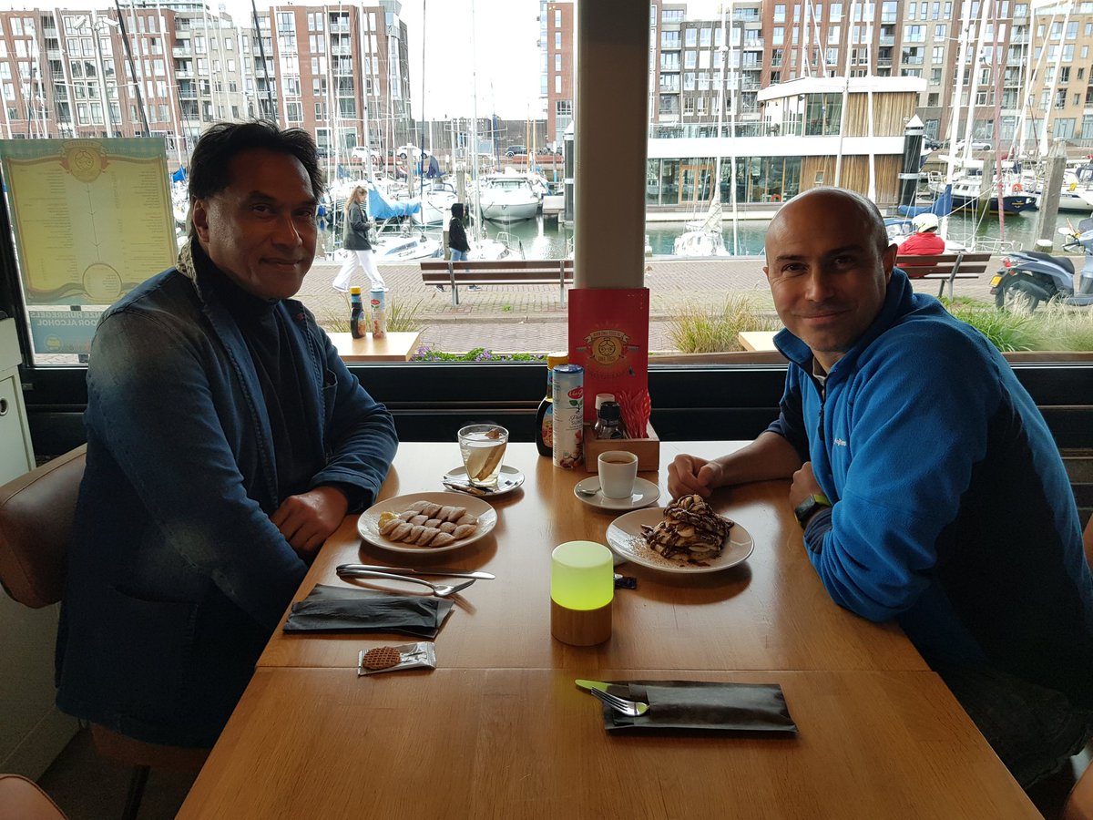 Computergaga1's tweet image. Was great to catch up with @TonyDeJonker today. Been a while, my friend. #excelcommunity