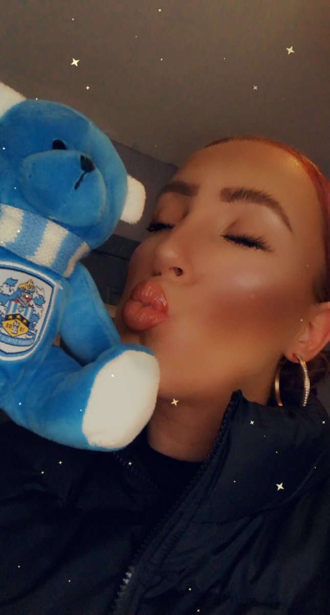 Sianne96's tweet image. What a game that was &amp;amp; they even won as well for you Dad! I could feel you there the whole match &amp;amp; I’m so glad I got to go today, the commentator even pronounced my name right which I know you’d be buzzing about with me 😂 I love you so much, Up The Terriers 💙🤍