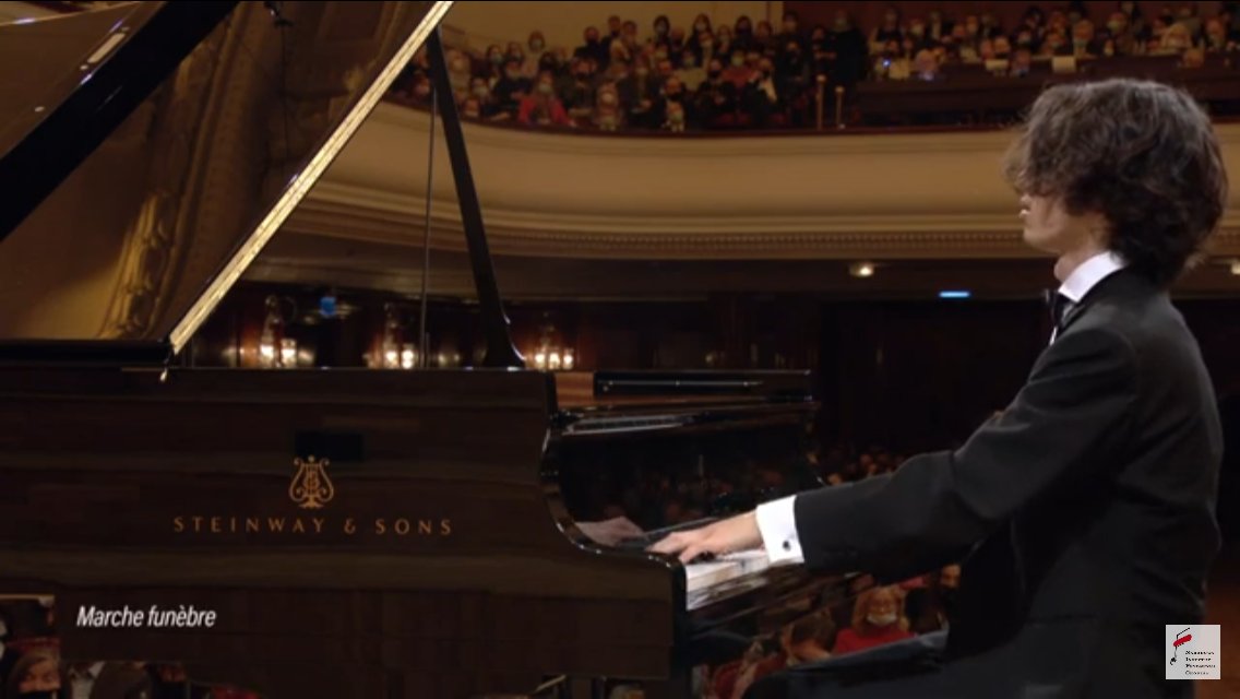 dupondts's tweet image. 3次予選 ピアノソナタ第2番第3楽章「葬送行進曲」聴き比べ。反田恭平は一音を大切にして表情が非常に豊か。角野隼斗は速いテンポからスタートし,途中から一気に悲しい音色に。涙が込み上げる。ガジェヴは終始美しい音色。この曲は角野隼斗が1番で,もはや神がかった演奏 #ショパンコンクール #角野隼斗