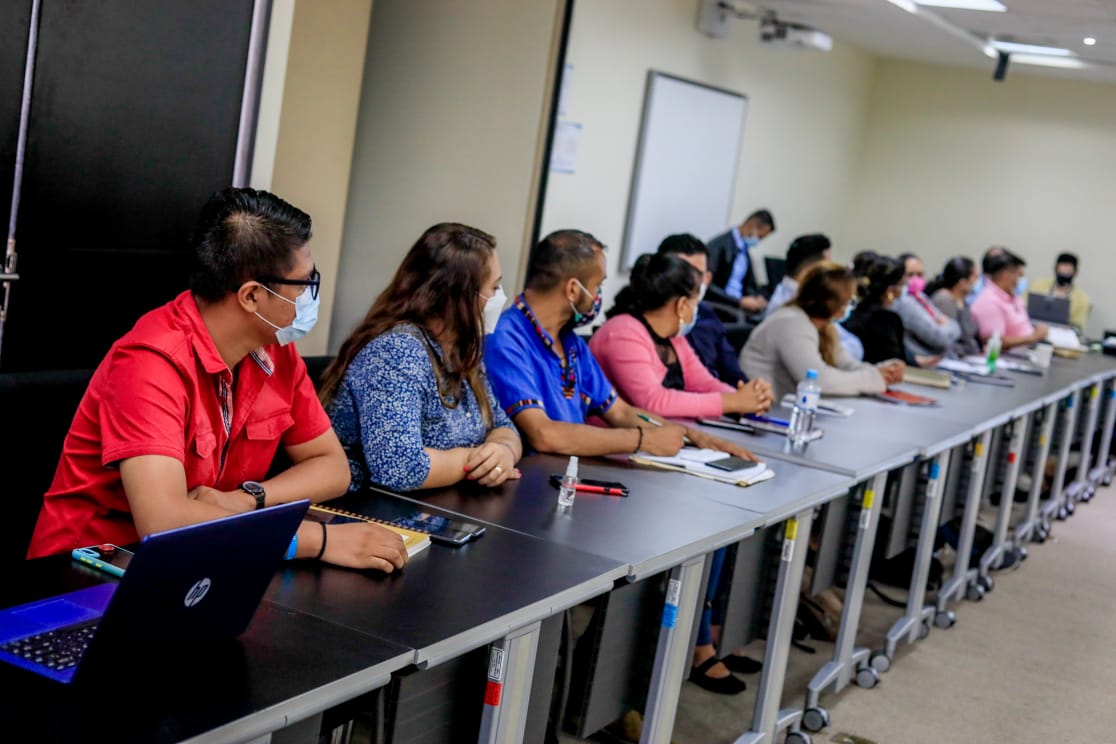 GobernacionSV's tweet photo. Continuamos fortaleciendo las competencias de los servidores municipales y poder llevar un servicio de calidad y desarrollo a los territorios gracias a la implementación del Primer Seminario de Certificación de la Gestión Administrativa Municipal 2021. https://t.co/WWvjiAyVkz