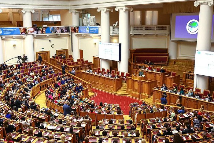 kademorgtr's tweet photo. St.Petersburg'da düzenlenen ve KADEM YK üyemiz @szehracankaya 'nın katılım sağladığı Avrasya Kadın Forumu'nda, "Kadın: Yeni Gerçeklikte Küresel Misyon" başlığı çeşitli yönleriyle tartışıldı.
Kadının onuruyla yaşayabileceği güvenli ve adil geleceği hep birlikte inşa edeceğiz. https://t.co/1PUGsNQZa9