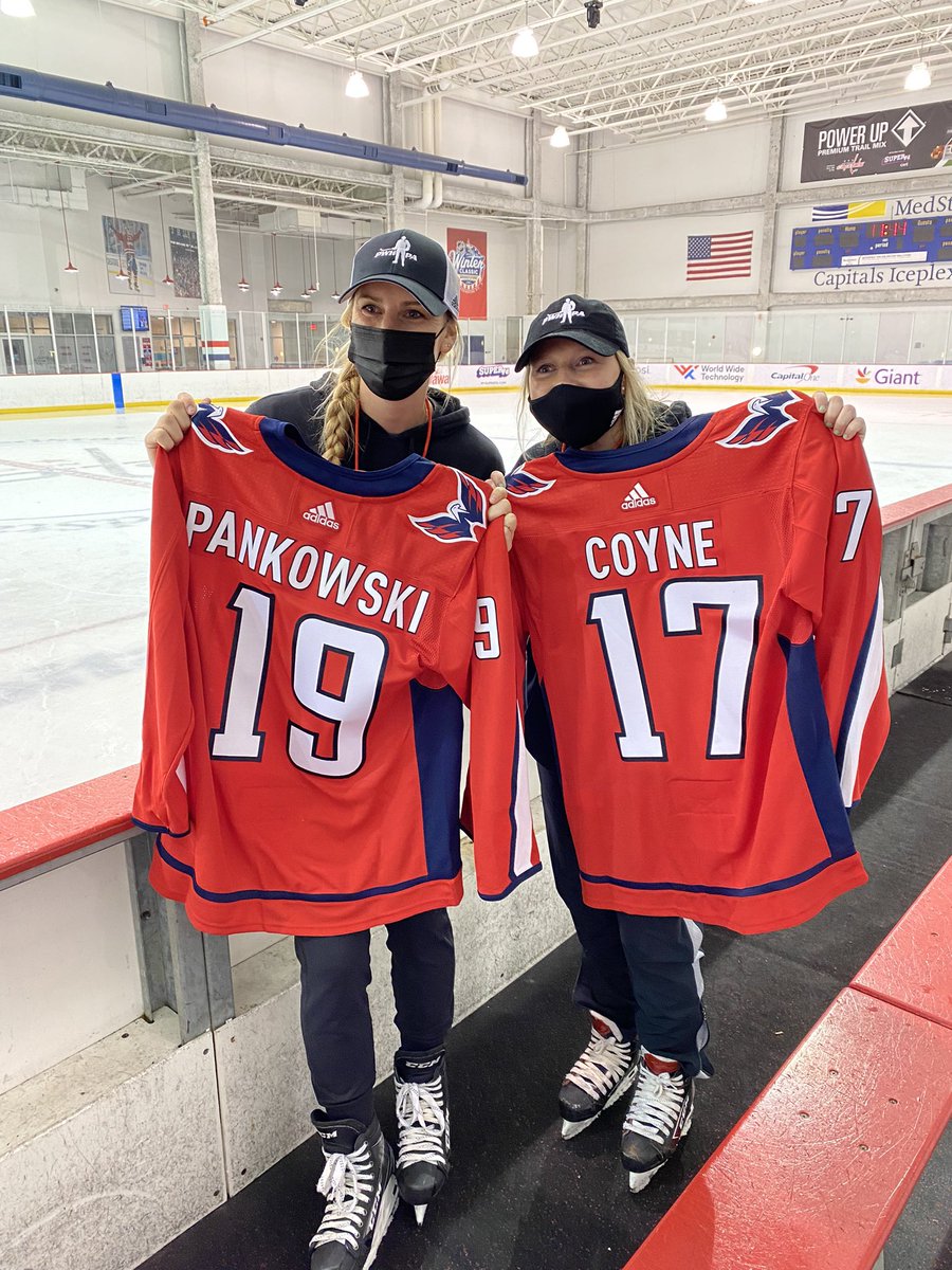 Several studies show that women and girls look to positive role models in sports more than boys and men. 

We are so grateful to have @PWHPA players <a href="/anniepank/">Annie Pankowski</a> and <a href="/bailey_coyne11/">Bailey Coyne</a> here with us this weekend!