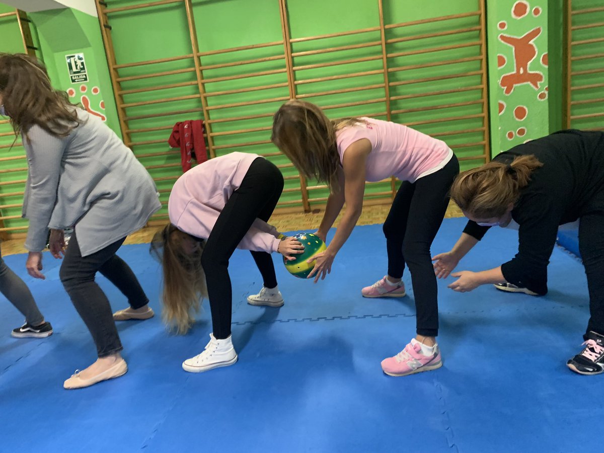 coin_feye's tweet photo. Hoy, junto a nuestras compañeras de @vmh_feye, hemos podido disfrutar de la fantástica formación sobre “reflejos primitivos en el aula” #reflejosprimitivos #setumejorversion #formacion #dificultadesenelaula #estimulaciontemprana https://t.co/2zNQd7xOZw