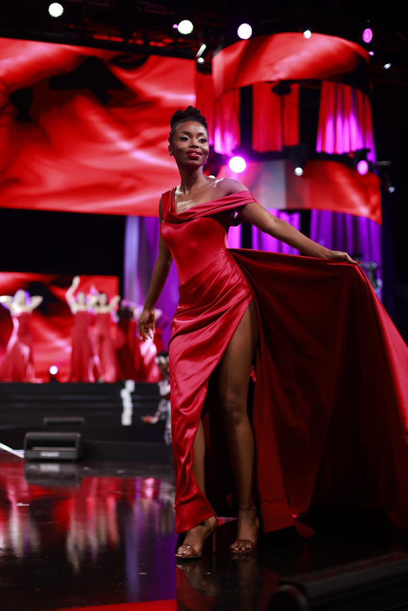 AneleMda's tweet photo. To the stars #ZimiForMissSA #MissSA https://t.co/rAOR0HTosq