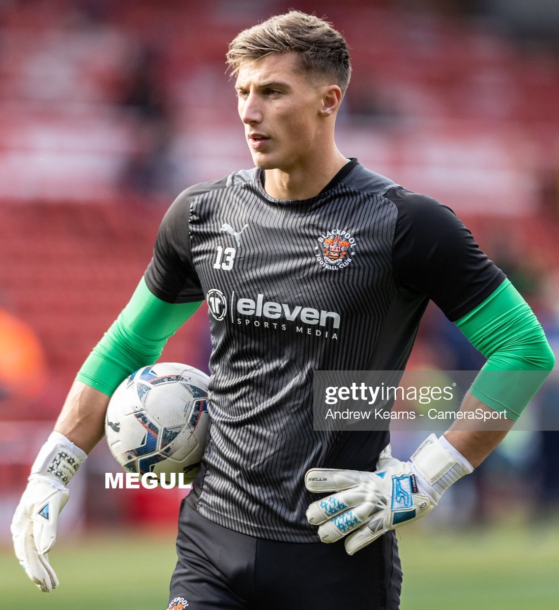 FutbolOhyeah's tweet photo. #StuartMoore #bulge #sports #football #bulto https://t.co/SPx6yqhbGn