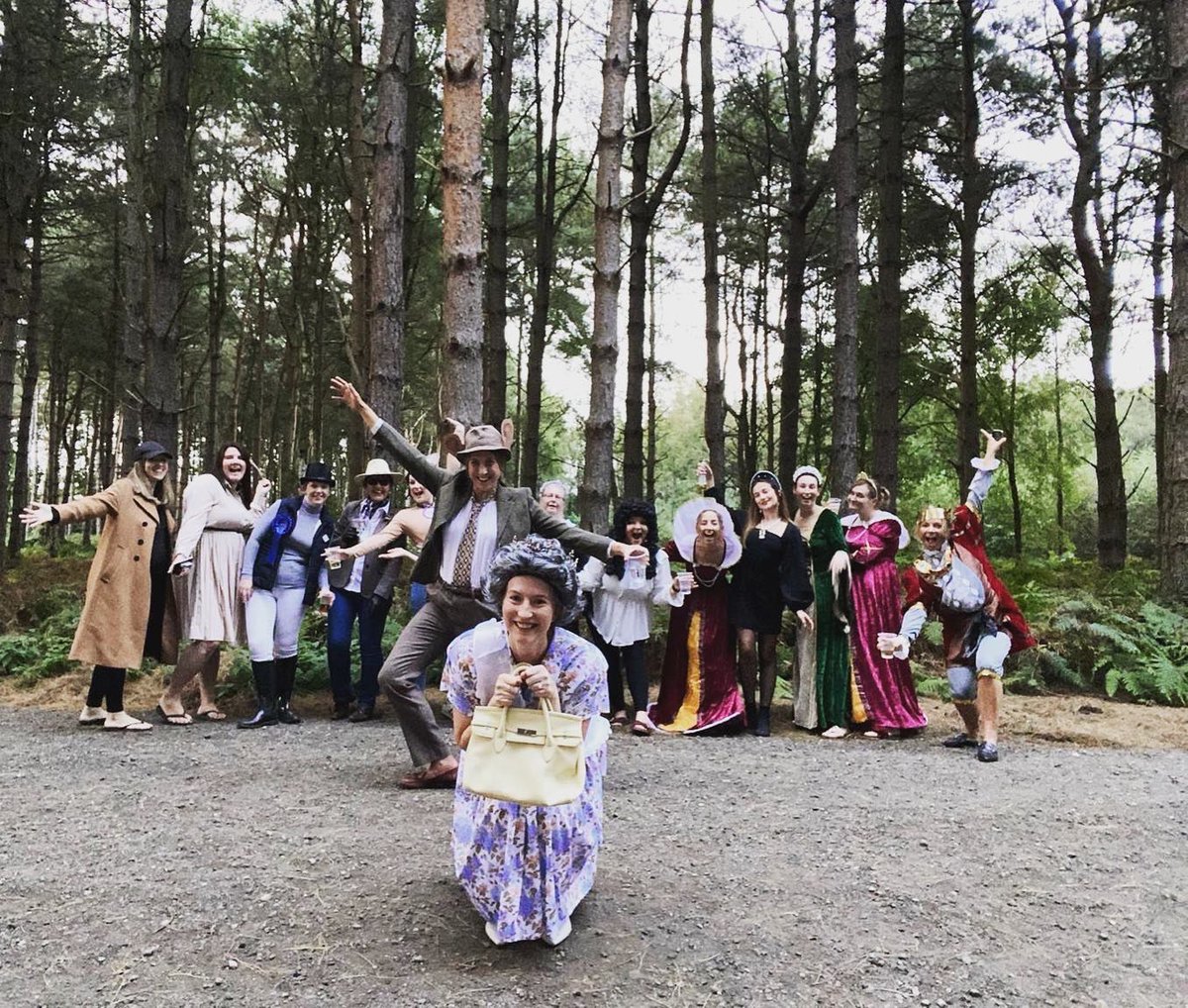 We were honoured to have a Royal visit recently!!  👸🤴

#TheQueen #buckinghampalace #princecharles #katemiddleton #princewilliam #camilla #queenvictoria #TheRoyals #bedroam_bus #bedroam #princessanne #princeharry #luxuryglamping #yorkshireholidays