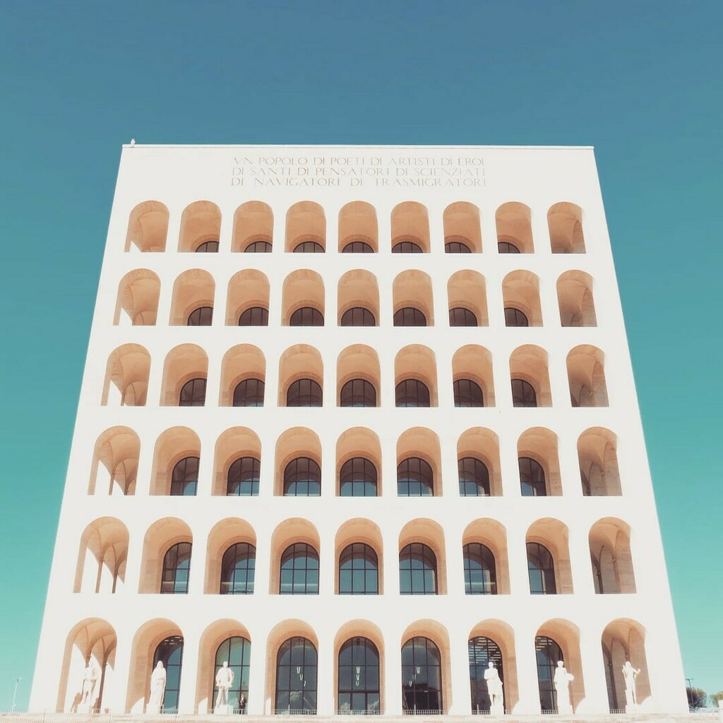 Edgy perspective. 🇮🇹 🏛☀️
.
#rome #roma #civiltàitaliana #fendi #colosseum #squaredcolosseum #italy #eur #romaeur #magliana #eurmagliana #instaroma #igersroma #romacapitale #architecture #caputmundi #visitroma #archdaily #travelgram #architecturephoto… instagr.am/p/CVGK0e1I3E-/