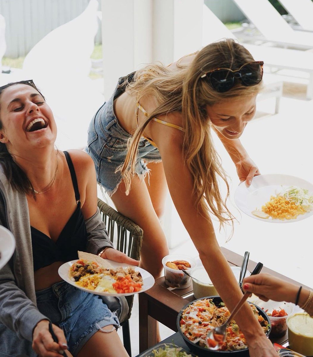 chickenkitchenh's tweet photo. The faces of joy that Chicken Kitchen brings 😊Tag your bestie and let them know it's time to get some food! https://t.co/O6fErX9RS2