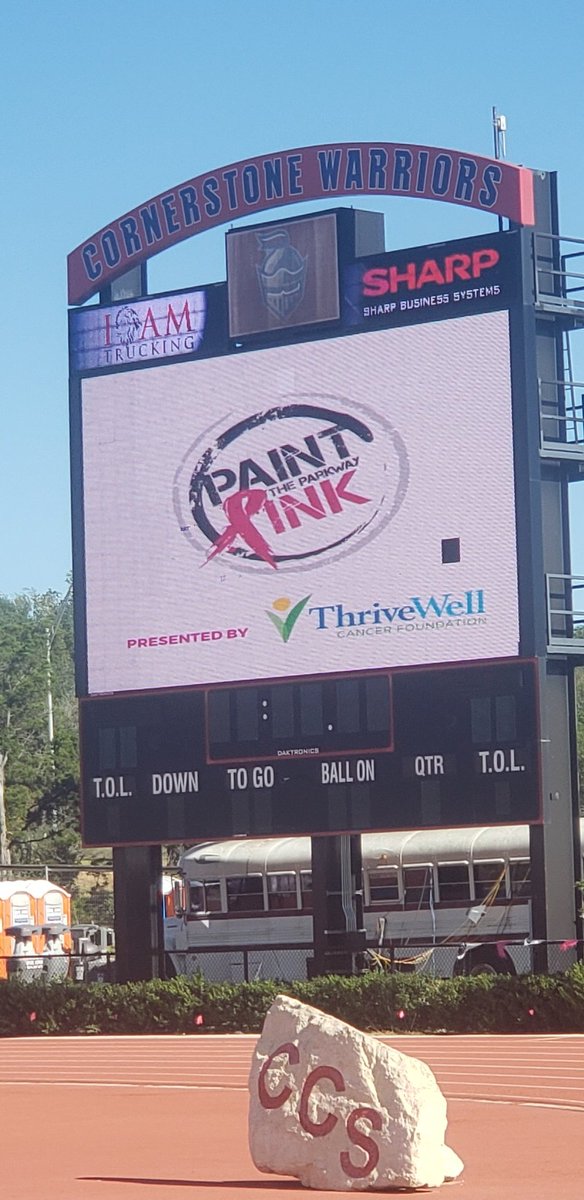 DarpanPatelPhD's tweet photo. We look pretty good in pink @mooncrisann @Angelago454, Evy De La Cruz. 

Repping @UTHealthSAMDA @UTHealthSA at the @ThrivewellSa #PaintTheParkwayPink #5k. Thanks for the continued support of our lab and our #ExerciseOncology research. https://t.co/0xLM3L73il