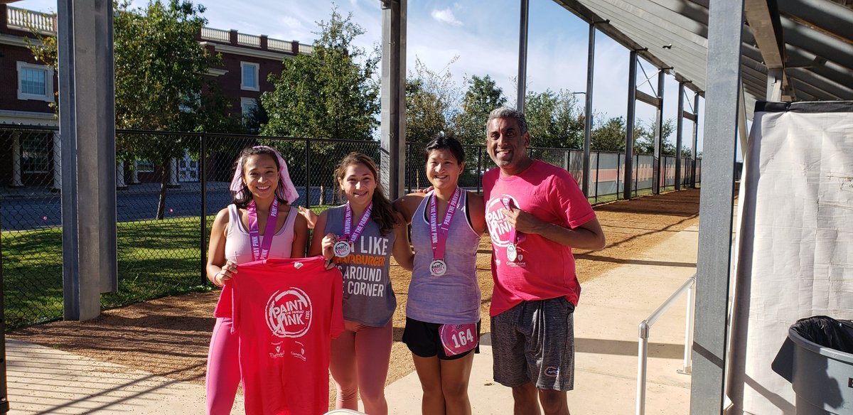 DarpanPatelPhD's tweet photo. We look pretty good in pink @mooncrisann @Angelago454, Evy De La Cruz. 

Repping @UTHealthSAMDA @UTHealthSA at the @ThrivewellSa #PaintTheParkwayPink #5k. Thanks for the continued support of our lab and our #ExerciseOncology research. https://t.co/0xLM3L73il