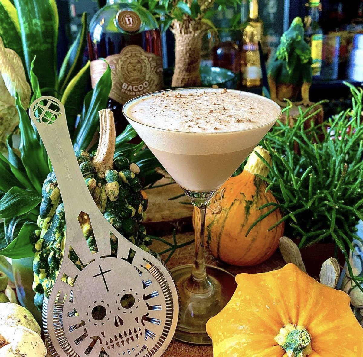 Javarumco's tweet photo. With Halloween around the corner, @doctorofalcoholis brining the some seasonal 'spirit'. If you re a pumpkin lover then this is one for you! If you don't try this today, make sure you have it on your list for Halloween!

🎃Espresso Pumpkin Martini🎃
 #javarum #pumpkin https://t.co/QrMBaPOyk9