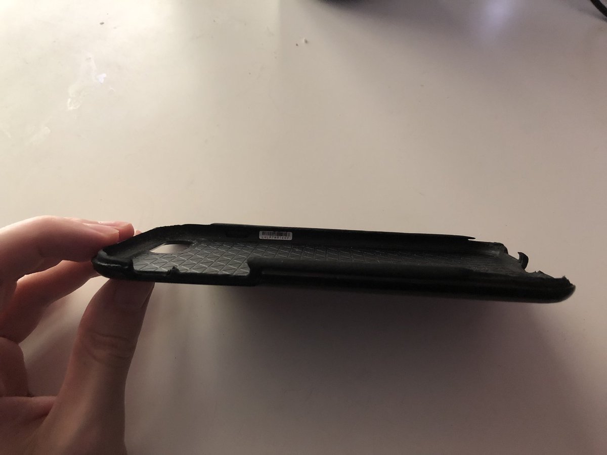 essem91's tweet image. My poor #otterbox case after 4 years. Been on my 8 Plus since the day the phone launched. Still clinging to Touch ID for dear life but time for a new case.