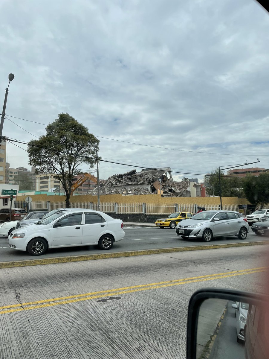 michusantandert's tweet image. E incluso llegue a entrar al canal debido a los coros navideños de mi colegio #VBCA . Aún así los extrañaremos @teleamazonasec