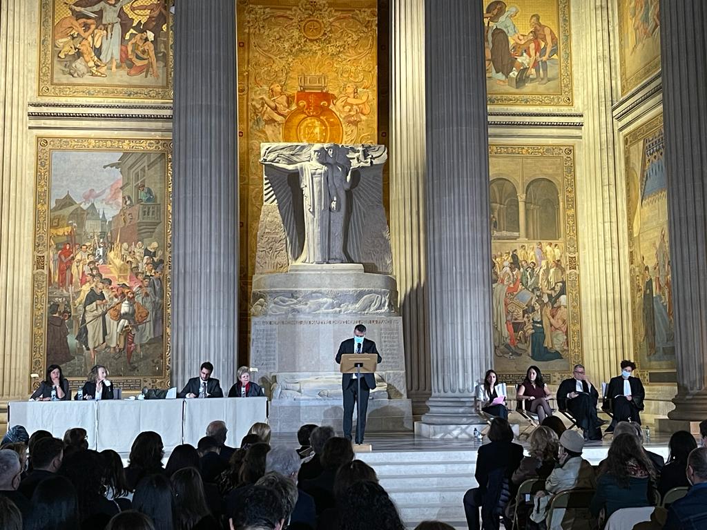 "Pour nous, avocats de France, le combat contre la peine de mort est une résistance de tous les instants.

Il y a quarante ans, un avocat se levait au Parlement pour plaider contre la peine de mort." <a href="/GavaudanJ/">Gavaudan Jérôme</a> #Panthéon #peinedemort