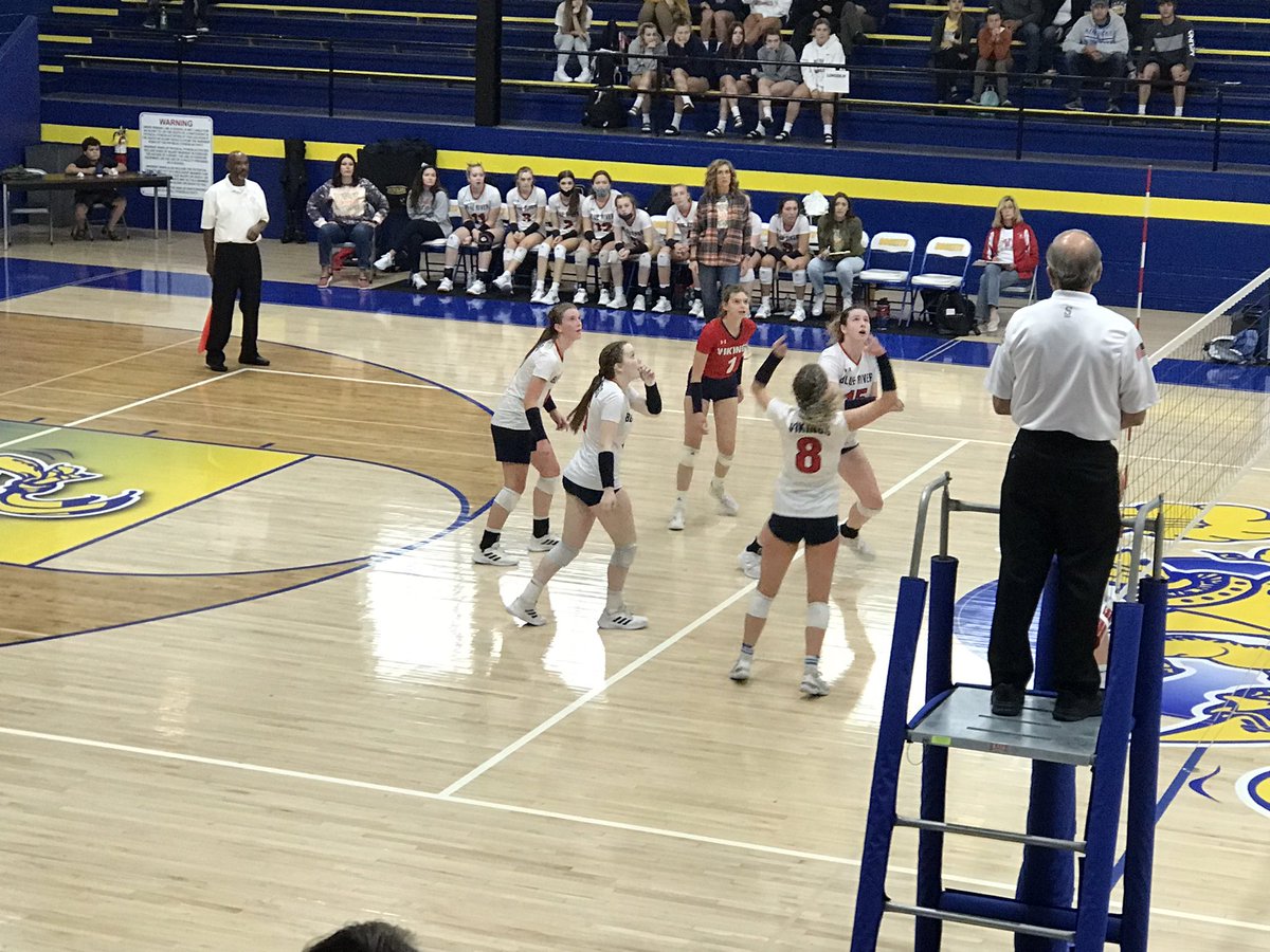 brvathletics's tweet photo. Lady Vikings take 2nd set 25-22 over @LHSGoldenEagles https://t.co/nQsFgHhSS3