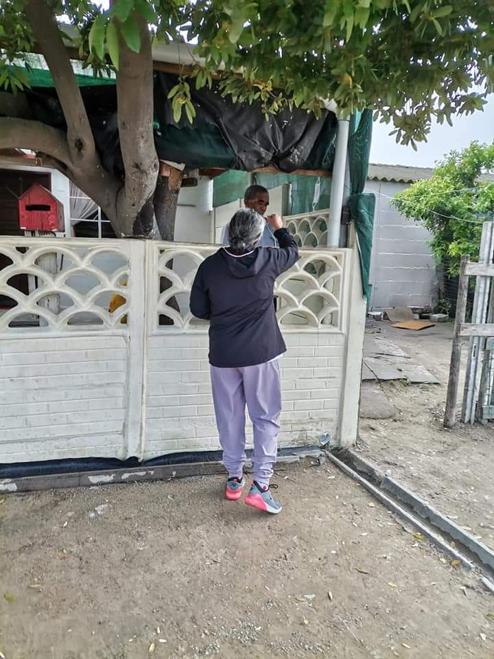 AdvRodSolomons's tweet photo. I joined Zelda Lategan, Ward Candidate in Kleinvlei Eerste & Bluedowns today. Handing out flyers & promoting the #CredibleAlternative 1st Movement this afternoon #voteca1st #ROD4MAYOR #LGE2021 @CA1st_SA https://t.co/cwg9t5w9Rd