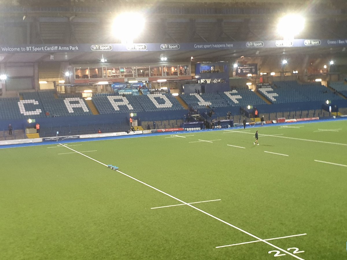 Thank you <a href="/Cardiff_Rugby/">Cardiff Rugby</a> for the free tickets for NHS workers. So good to be back in the arms park 👏👏