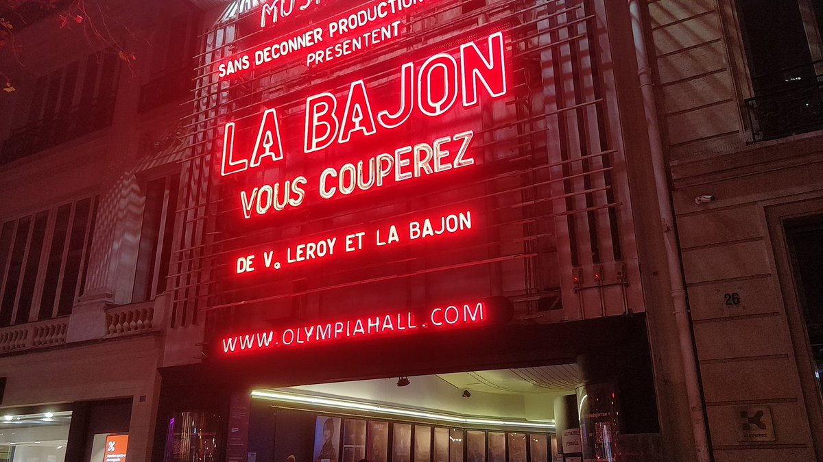 glenfant's tweet photo. @LaBajon Devant la place... https://t.co/l1X61zRLT2
