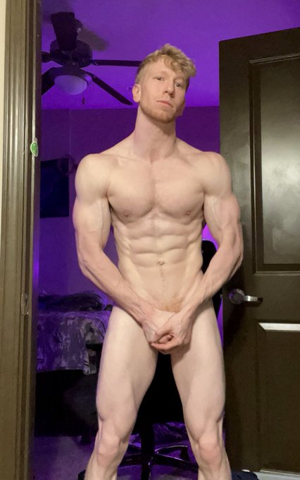 I still look better from the back 😘😜 https://t.co/Uh4I23sDSr