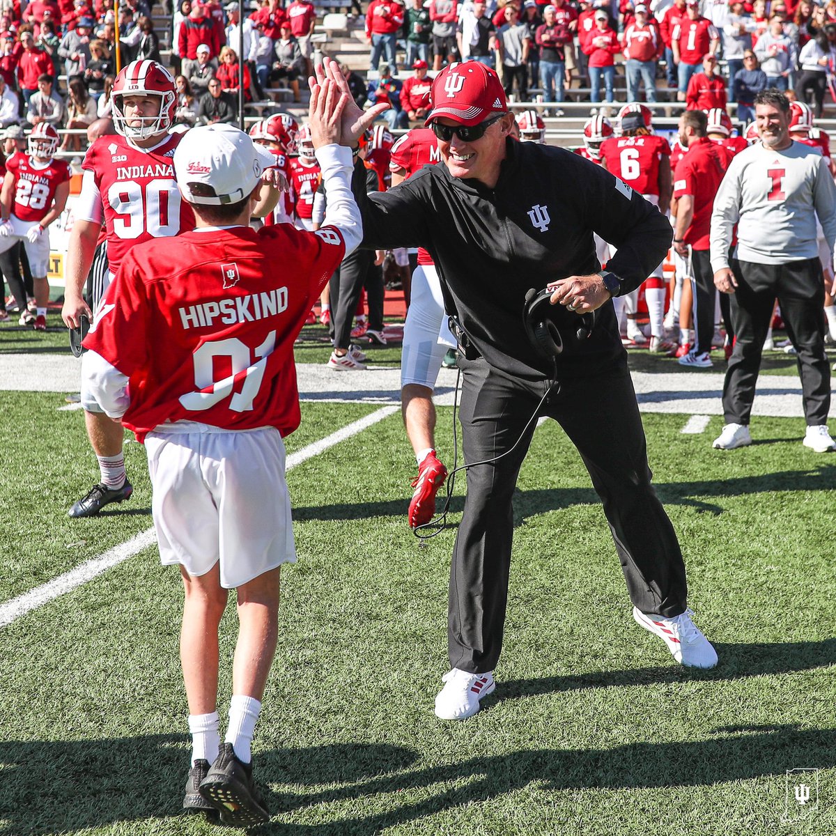 IndianaFootball's tweet photo. It’s been a pleasure to have Drew Hipskind – son of the late Dr. Andy Hipskind – as our honorary captain. https://t.co/GOg5bD5sxU