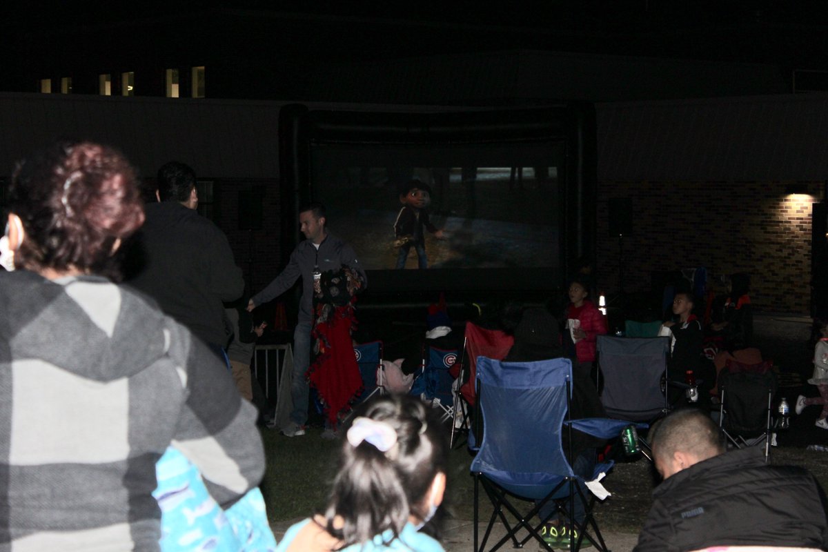 Movie Night was a HUGE success...even a little rain didn't ruin the fun!  Thank you to all who came out! <a href="/CCSD59/">CCSD59</a> @frost_lrc