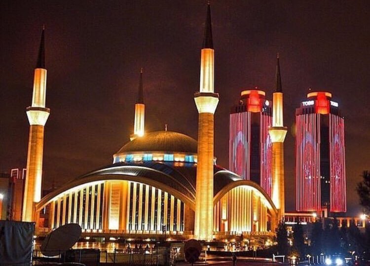 bogazliyanticb1's tweet photo. Tüm İslam aleminin #MevlidKandili'ni yürekten kutlar, hayırlara vesile olmasını temenni ederim.

Harun HALICI 
Yönetim Kurulu Başkanı

#MevlidKandili https://t.co/MxHhtnasDP