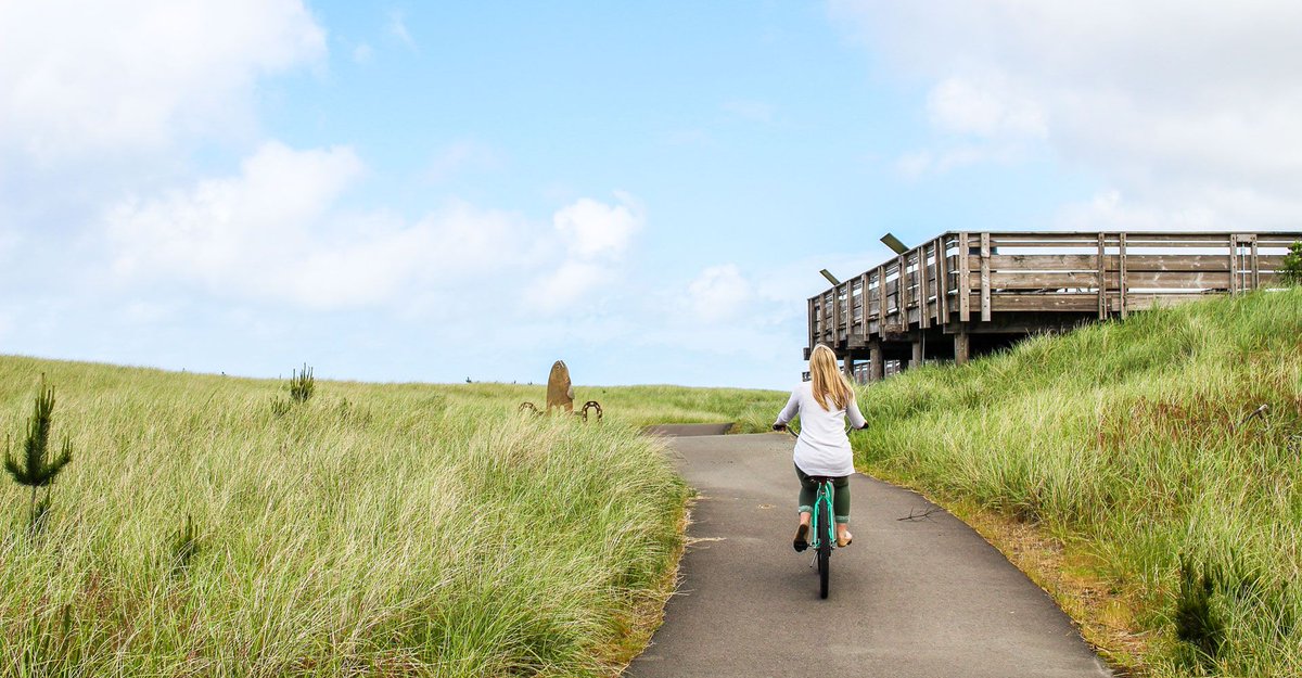 kindtraveler's tweet photo. The Long Beach Peninsula that's home to @AdriftHotel will wow you with its 21 mile stretch of historic trails, waves to surf + more. When you book with Kind Traveler, you’ll have the chance to make a positive impact w/ North Coast Food Web: https://t.co/GNiymyVJLT @visitlbp https://t.co/GHAdmgXO7N