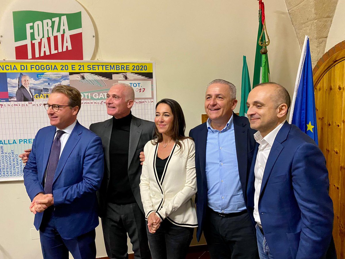 LiciaRonzulli's tweet photo. A #Manfredonia per sostenere il candidato sindaco del #centrodestra #Rotice e non in piazza a #Roma! Non potevamo essere in piazza con chi si arroga il diritto di dividere l’Italia in buoni e cattivi! Alle passerelle preferiamo l’ascolto dei cittadini, risolvere i loro problemi! https://t.co/EVNXN3aHWt