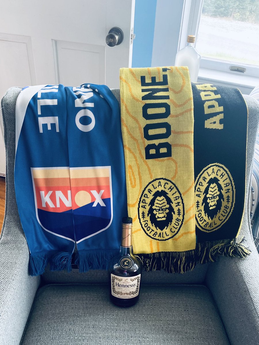 zlaka_84's tweet photo. Irruption Tour 2021 scarf update # 1 with @OneKnoxSC & @AppalachianFc Lower leagues of US soccer getting scarfed on one person at a time!! @ForwardMSNFC & @fwdflock #IrruptionTour2021 #FlockOnTour #HennyDerby #USL2 #NPSL #LowerLeagues #ScarfSquatch #YouHaveBeenScarfed https://t.co/mEQju29UTr