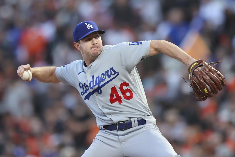 JUST IN: #Dodgers say Corey Knebel, not Max Scherzer, will start Game 1 of NLCS today abc7.com/dodgers-nlcs-b…
