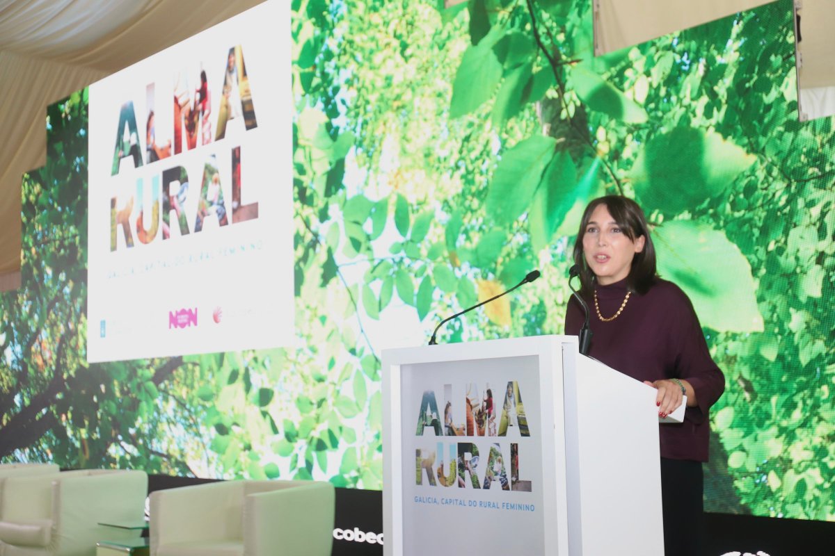 👩🏼‍🌾 Reivindicamos un rural moderno e innovador en igualdade que recoñeza o talento e o liderado das mulleres para construír unha Galicia mellor

🟣 #AlmaRural foi a iniciativa coa que conmemoramos o día das #MulleresRurais

ℹ️ xunta.gal/notas-de-prens…