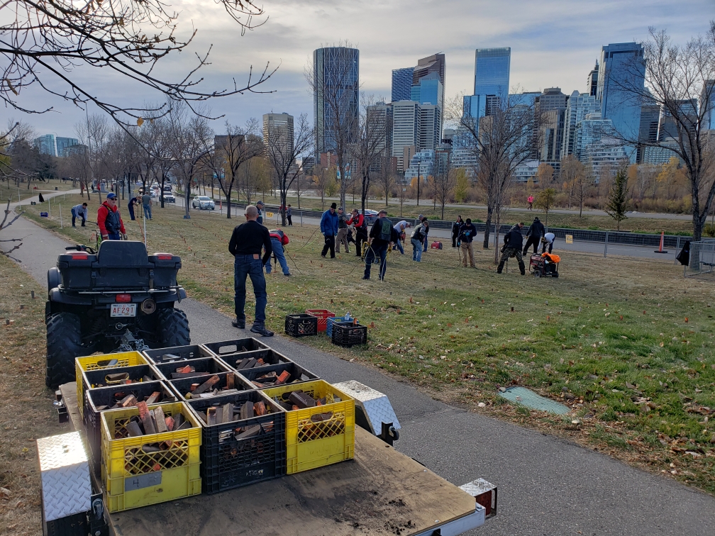 😀 Thank you very much to all the superb volunteers for a "site prep" job well done at The Field of Crosses today!

fieldofcrosses.com

#FieldofCrosses #YYCVolunteers #YYCEvents #CanadianArmedForces #CanadaRemembers