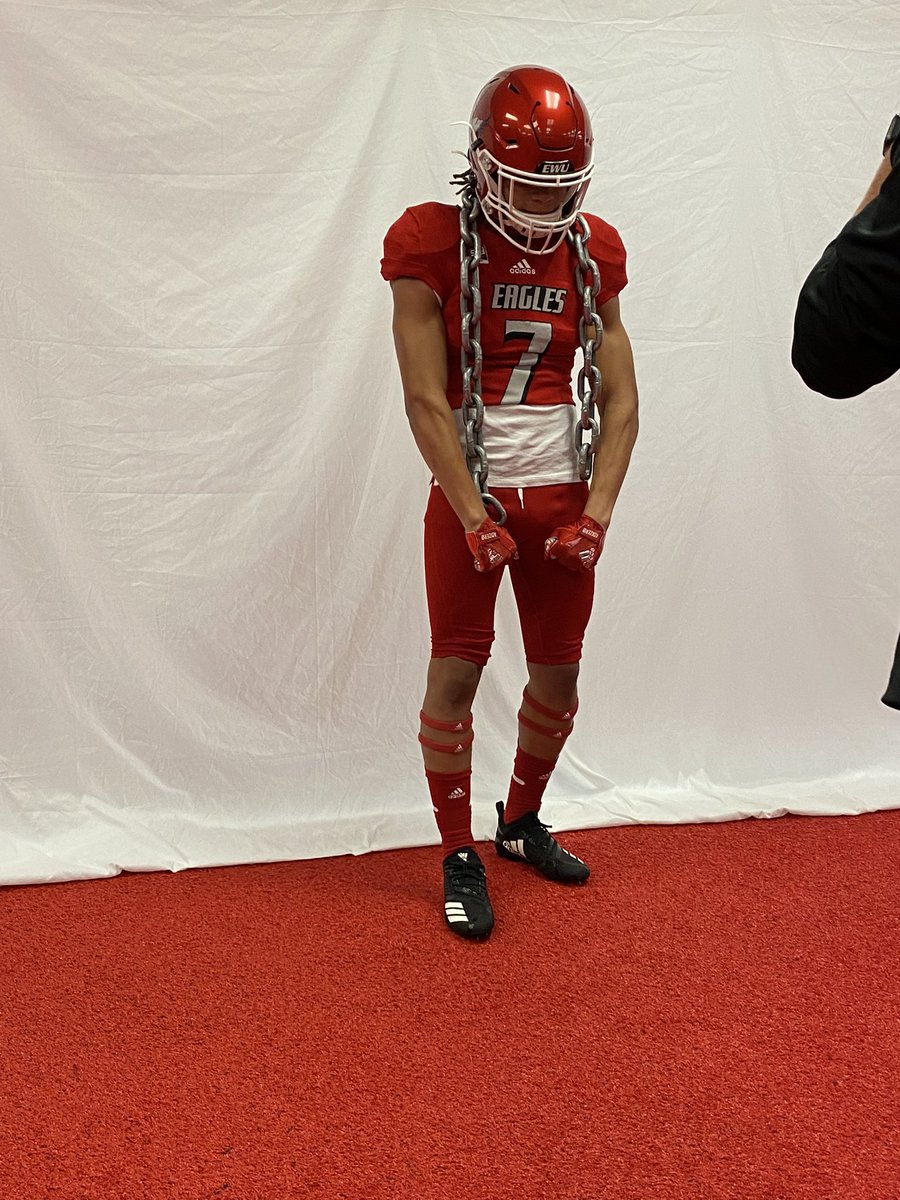 After a great visit, i am excited to announce I’ve received a D1 offer from Eastern Washington University!🔴⚫️🦅
<a href="/CoachBestEWU/">Coach Aaron Best</a> 
<a href="/AllenBrown_4/">Coach AB</a> @EWUCoach_Bruce @tfordfsp1 <a href="/BrandonHuffman/">Brandon Huffman</a> 
<a href="/coachtmyers/">Torrey Myers</a>