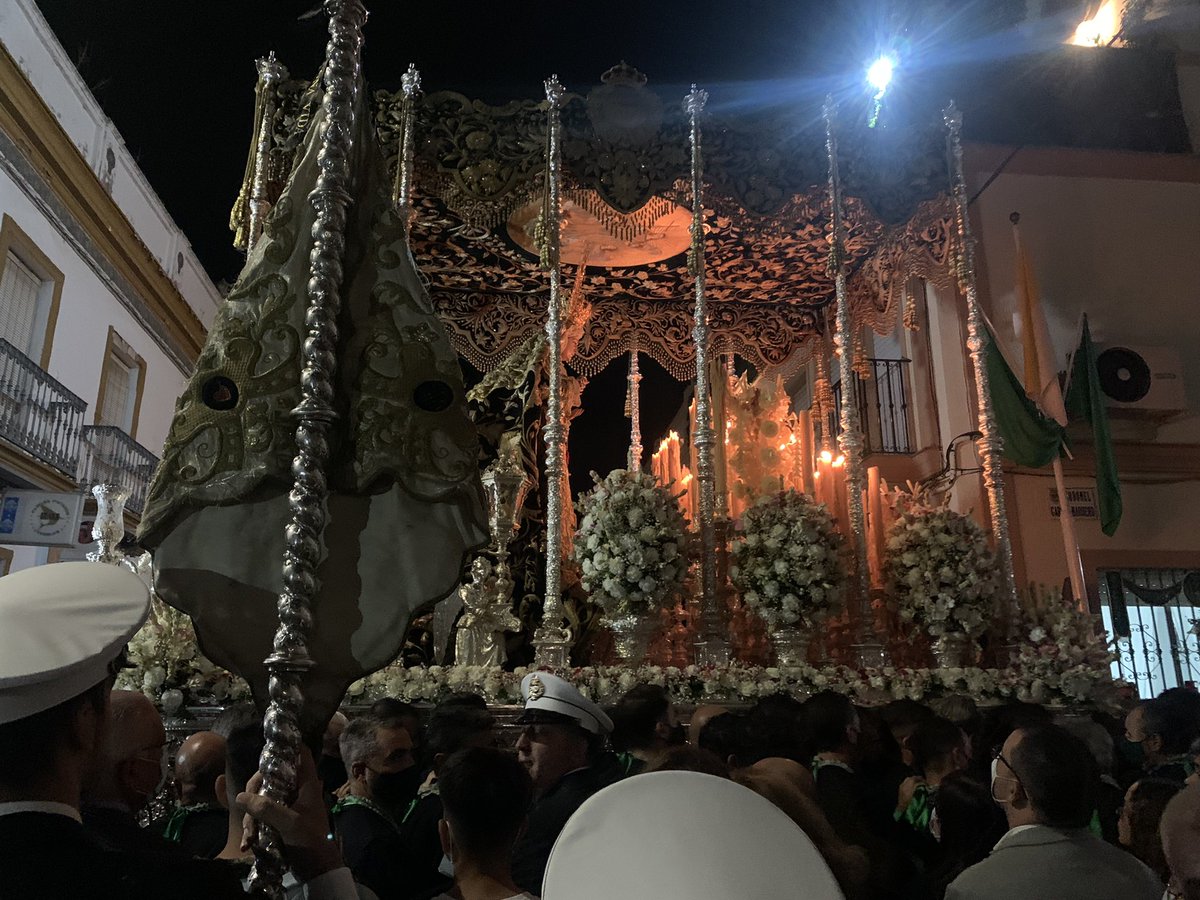 “Pilatos a Jesús”. Última intervención de <a href="/BpresentacionAP/">Presentación al Pueblo de Dos Hermanas</a>.

Instante inolvidable alrededor de la devoción a María en sus Angustias.

#DanosSiempreTuAmor 
#50AñosCoronada
