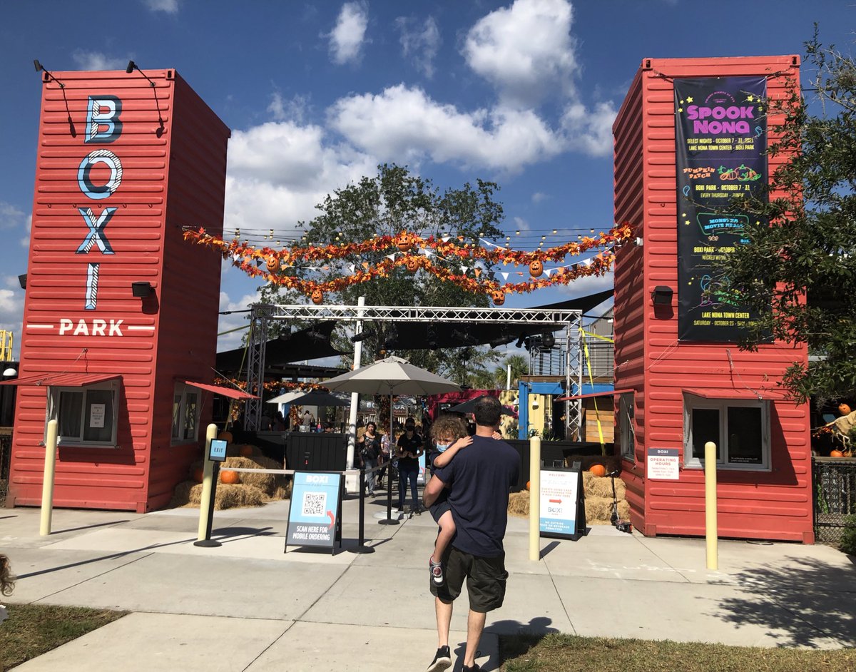 sherrymims's tweet photo. A beautiful day spent in #BoxiPark in #LakeNona! There were pumpkins, live music, playground/courts and food places in shopping containers (reminded me of Tampa’s Sparkman Wharf) as well as a nearby farmers market and dog sculpture. https://t.co/jFHPGzRov6