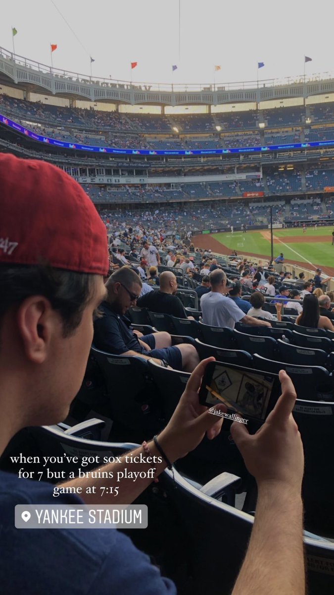 JakeWally's tweet photo. the duality of man https://t.co/TkssPkFFXL
