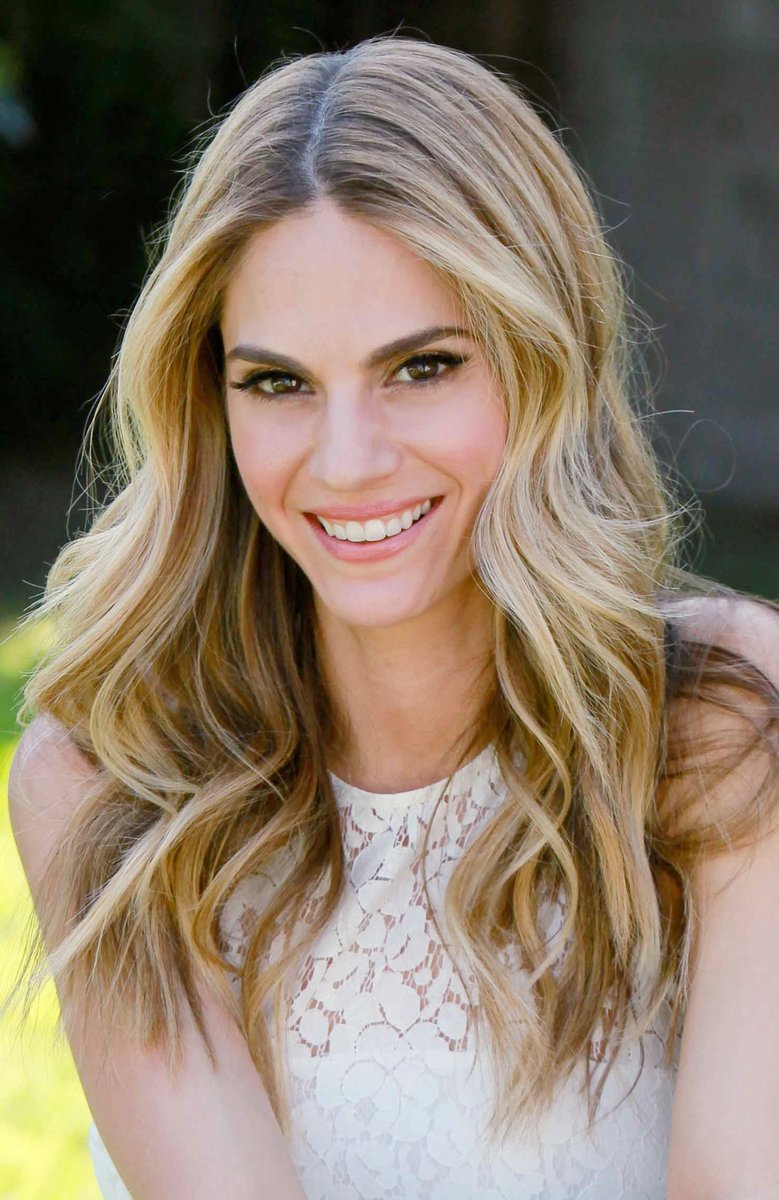 olderbrother21's tweet photo. @socorros1765 Mackenzie "Mac" Browning (Billy Abbott's first love, Katherine Chancellor's granddaughter & Devon Hamilton's cousin). She deserved better. #YR #JusticeForMac https://t.co/TOpOU1K4hI