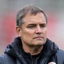 LedioLegal's tweet photo. - ACEITOU!

Aguirre não teve como negar, aceitou que o Inter é o pai do grêmio e que um amistoso entre times da América do Sul e Europa não é considerado mundial.

Fique ligado para mais informações.

Legal https://t.co/xRuyY3oHdY
