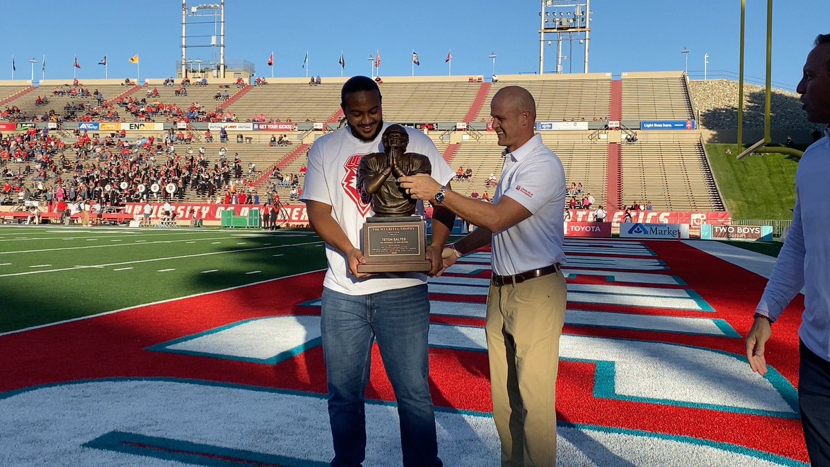 Congratulations to Teton Saltes <a href="/Beast__Mobile/">Teton Saltes</a> our 2020 recipient! <a href="/DannyWuerffel/">Danny Wuerffel</a> <a href="/UNMLoboFB/">New Mexico Football</a>