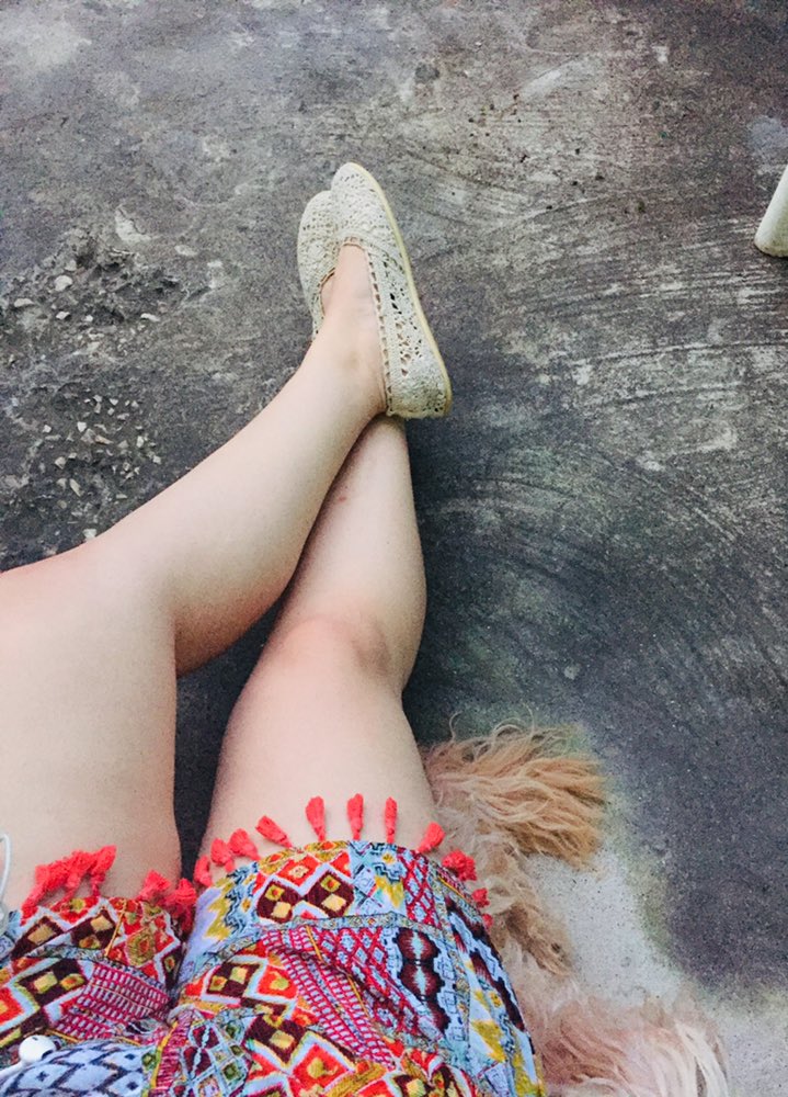 Patriciajeaneth's tweet photo. Y que hacen? 😅 Nosotros, disfrutando del calor... 😅😅aaaah 🐶🐶
#PoderPerruno https://t.co/VLonWAxabC