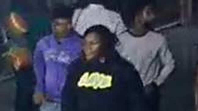 KATVNews's tweet photo. Police in Alabama are searching for "suspects of interest" in a shooting at a high school football game Friday night that sent several people to the hospital https://t.co/yTXxdRYJXZ https://t.co/Qc5ipZlBFN